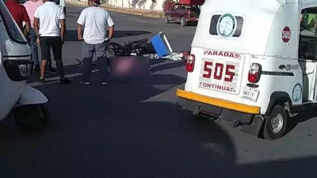 El cuerpo permaneció sobre la carretera hasta la llegada del Servicio Médico Forense de Playa del Carmen