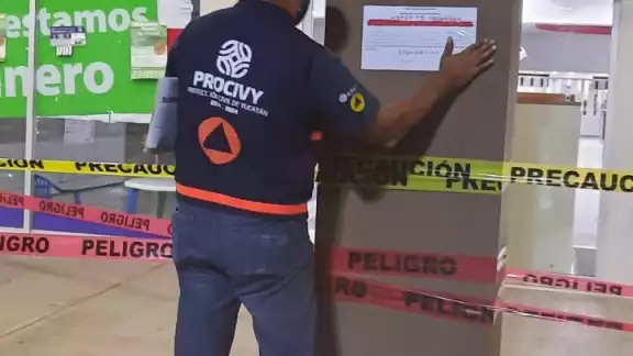 El simulacro de evacuación es la representación y ejecución de respuestas de protección El simulacro de evacuación es la representación y ejecución de respuestas de protección