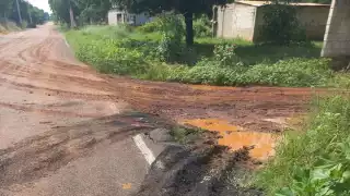   Vecinos de Iturbide, Hopelchén, exigen reparación de calle dañada   