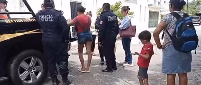 Luego de escaparse de su casa, dos canes mordieron a tres personas.