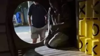 En Sabancuy, vecinos exigen sancionar a adultos que usen juegos infantiles