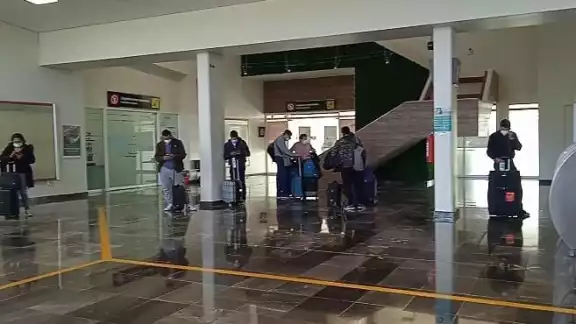 Personal del aeropuerto platicó que hasta ahora todos los vuelos siguen programados Personal del aeropuerto platicó que hasta ahora todos los vuelos siguen programados