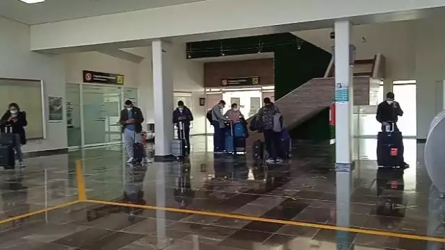 Personal del aeropuerto platicó que hasta ahora todos los vuelos siguen programados