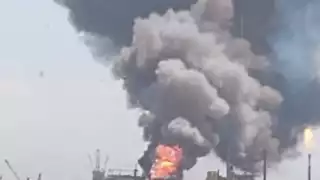 Pemex reporta incendio de la plataforma Ku Alfa, en Campeche, México