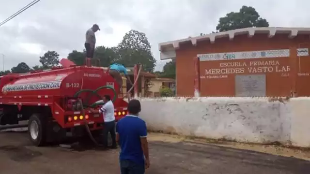 La falta de agua también ha afectado a una escuela primaria de la zona