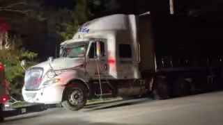 Hallan sin vida a un hombre dentro de un tráiler en la carretera Mérida-Hunucmá