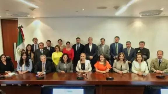 Los senadores del PAN firmaron un documento llamado Carta de Madrid Los senadores del PAN firmaron un documento llamado Carta de Madrid