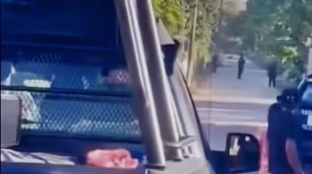 Al final, dos presuntos ladrones fueron detenidos.