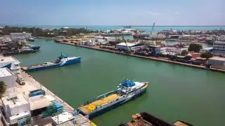 Urge dragado del canal de navegación del Puerto Isla del Carmen