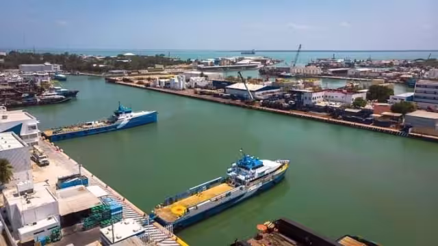 Urge dragado del canal de navegación del Puerto Isla del Carmen