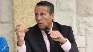 Alfredo Adame es exhibido en redes sociales con supuesto robo de dinero