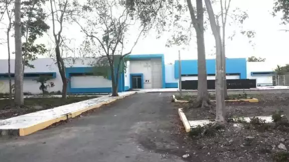 El Hopsital de Nicolás Bravo en Quintana Roo se inició a construir en 2011 y lleva un gasto de 71 millones 963 mil 316 pesos