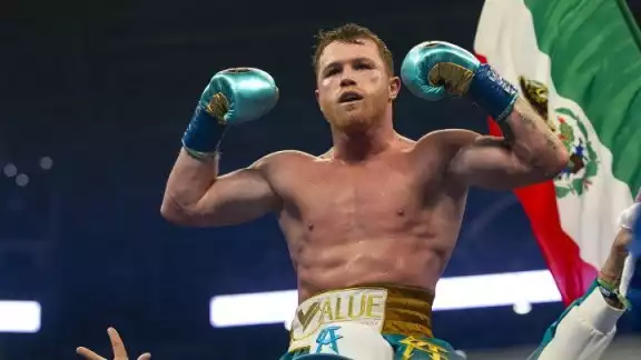 El boxeador mexicano recibió elogios de un gran futbolista El boxeador mexicano recibió elogios de un gran futbolista