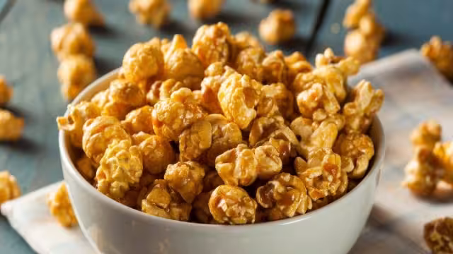 ¿Antojo? Aprende a preparar las palomitas acarameladas más ricas