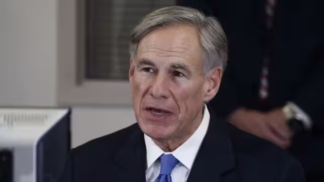 Greg Abbott, gobernador de Texas, culpó a Joe Biden de la muerte de 42 migrantes esta tarde en San Antonio