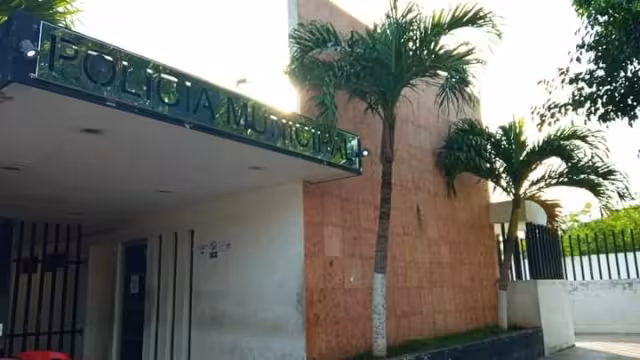 Los oficiales intentaron extorsionar a un conductor