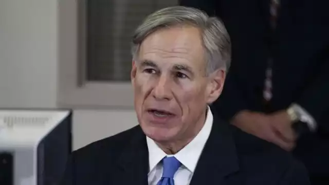 Greg Abbott, gobernador de Texas, culpó a Joe Biden de la muerte de 42 migrantes esta tarde en San Antonio