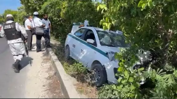 Al lugar de los hechos, llegaron elementos de la Guardia Nacional, quienes avisaron a Tránsito