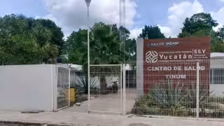 Tinum lleva más de un mes sin médico en el Centro de Salud; habitantes reclaman servicios esenciales