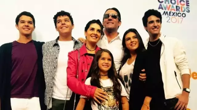 Internautoas y seguidores del actor han celebrado el parecido entre él y su hija más pequeña. Foto: Instagram @eduardosantamarina