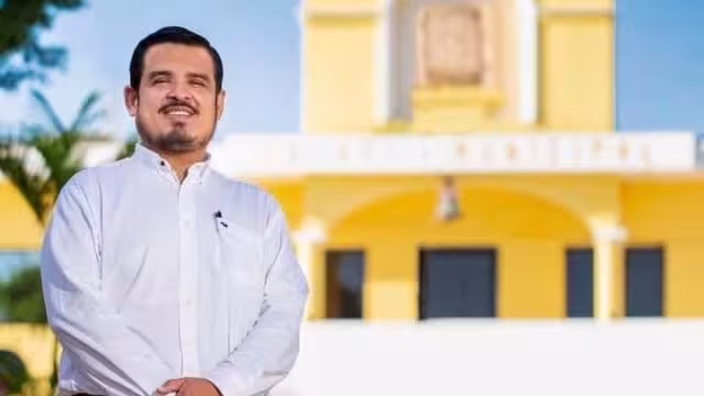 Echaron para atrás el acuerdo por el que se había registrado su candidatura, debido a que se trata de un personaje acusado y sentenciado por cometer violencia política de género