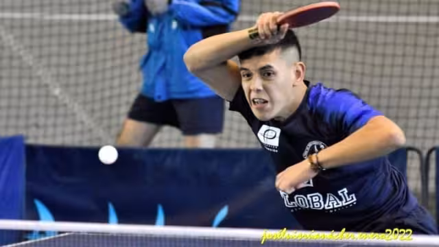 Darío Arce Reza trae dos triunfos de la Liga de Tenis de Mesa, que se llevó a cabo en Hueva, España