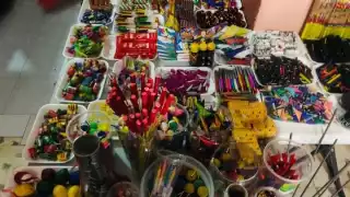 Personas ofrecen la pirotecnia en Facebook