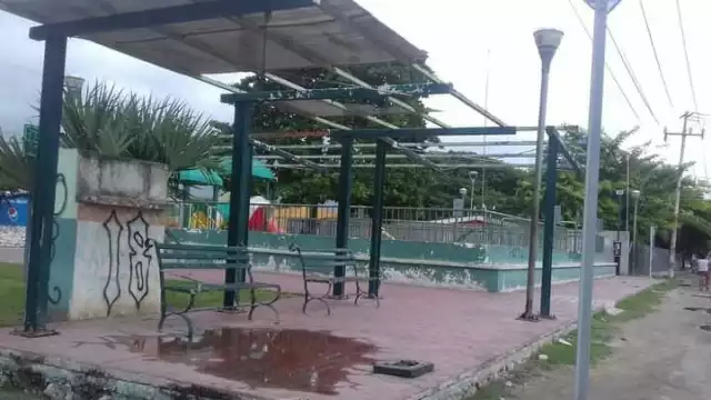 En muchas ocasiones los vándalos se agreden con piedras y hasta con armas blancas