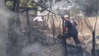 El incendio se originó en la cocina de la vivienda en Motul