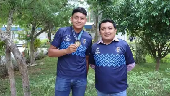 El director del Plantel indicó que es un orgullo que alumnos como Misael que estudian en este plantel estén destacando en el ámbito deportivo