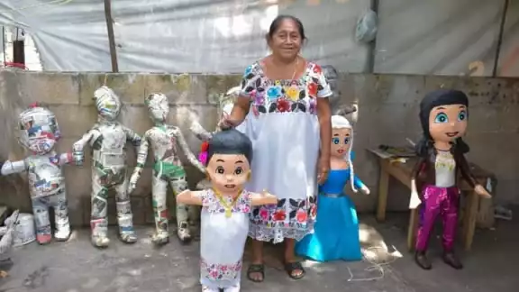 La piñatería de Bernardina se ubica en la calle 41 entre 30 y 32 de la Sultana de Oriente