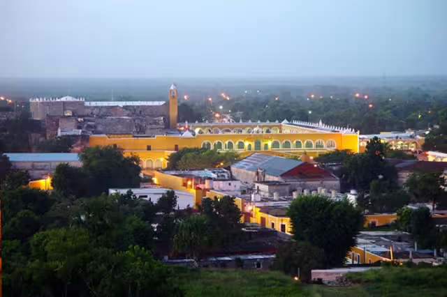 Izamal fue declarado desde el 2001 como el Primer Pueblo Mágico por su trascendencia histórica, belleza excepcional y cultura viva