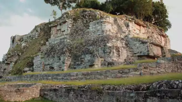 Aké, jugó un papel importante en el aspecto político y estratégico durante el período de 250 y 900 d.C.