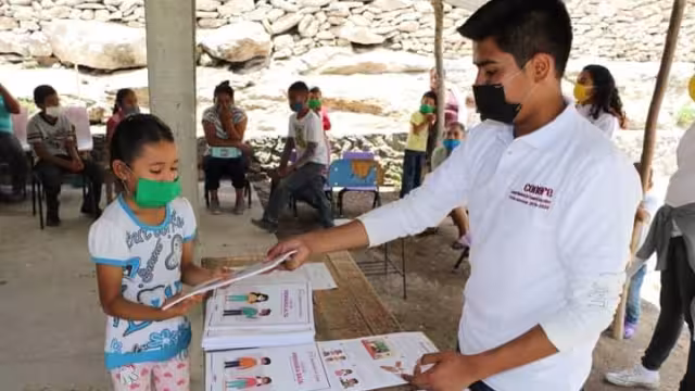 "El regreso a clases se analizó bien con todas las autoridades educativas programar el retorno seguro", informó el representante de la Conafe