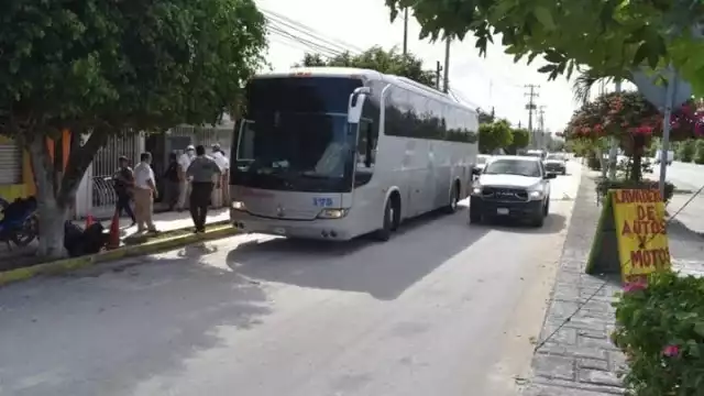 El autobús llevaba varios migrantes ilegales