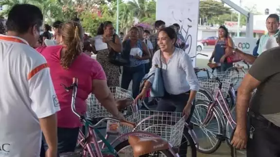 Más de 20 mujeres reclaman devolución de dinero por fraude Más de 20 mujeres reclaman devolución de dinero por fraude