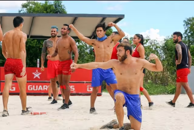 El duelo entre Guardianes vs Conquistadores hace que los espectadores estén al filo del asiento porque nadie se quiere despedir de alguno de los participantes