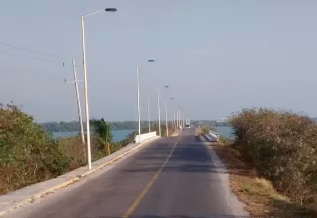 Piden mejorar viaducto de Sabancuy
