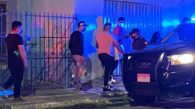 En pleno convivio, los uniformados acudieron a interrumpir a los participantes exhortándolos a ya no realizar estas actividades más por la amenaza del coronavirus