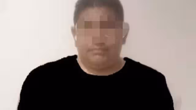 El hombre, quien estaba en aparente estado de ebriedad, fue asegurado y enviado a la SMSPyT