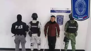 Al momento de su captura, se le aseguró un fusil calibre .223 mm