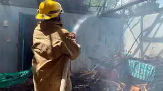 A pesar del esfuerzo de los bomberos, nada se pudo hacer para evitar el daño causado por las llamas