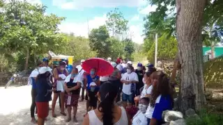 Bomberos y gente de intendencia, entre otros empleados municipales de Ukum se quedaron sin trabajo