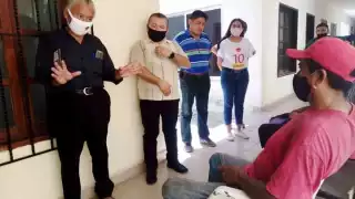 Dependerá de cada empleado cuidar su plaza con resultados, asegura líder sindical. Foto: Lucio BLanco