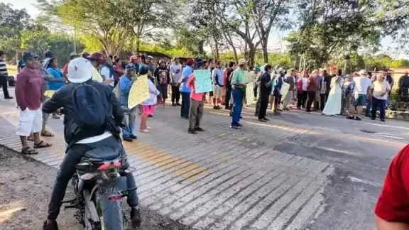 El bloqueo de Chichén Itzá se mantiene por octavo día consecutivo El bloqueo de Chichén Itzá se mantiene por octavo día consecutivo