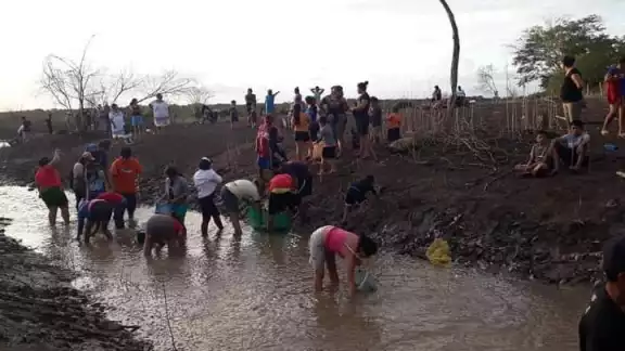A este lugar las personas se acostumbraron a ir de pesca, incluso habitantes de la cabecera municipal también acudían los fines de semana A este lugar las personas se acostumbraron a ir de pesca, incluso habitantes de la cabecera municipal también acudían los fines de semana
