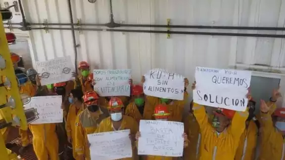 Los trabajadores petroleros exigen solución a sus demandas Los trabajadores petroleros exigen solución a sus demandas