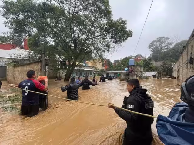 La menor falleció tras un deslave en la colonia Ampliación 21 de Marzo, municipio de Xalapa, la capital, debido a las fuertes lluvias registradas durante las últimas horas