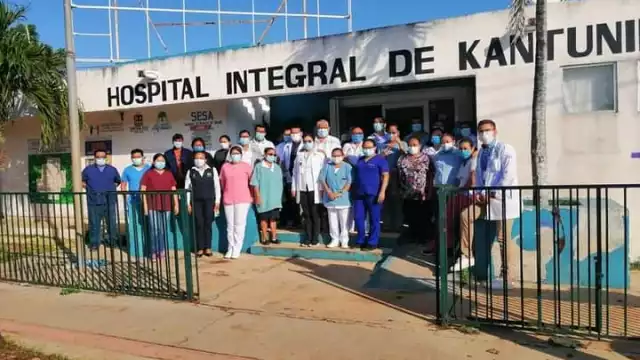 De manera tranquila, los trabajadores de la salud en Kantunilkín solicitaron el pago del Bono Covid