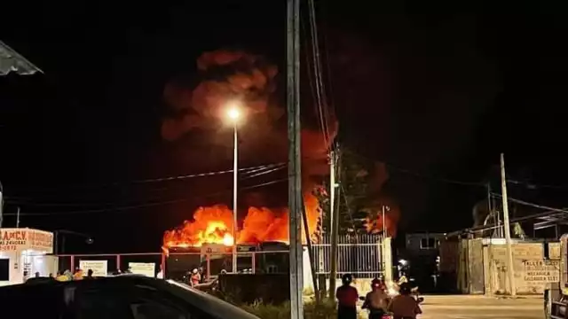 Se usaron cerca de 500 mil litros de agua con apoyo de pipas privadas y de la marina para controlar el fuego